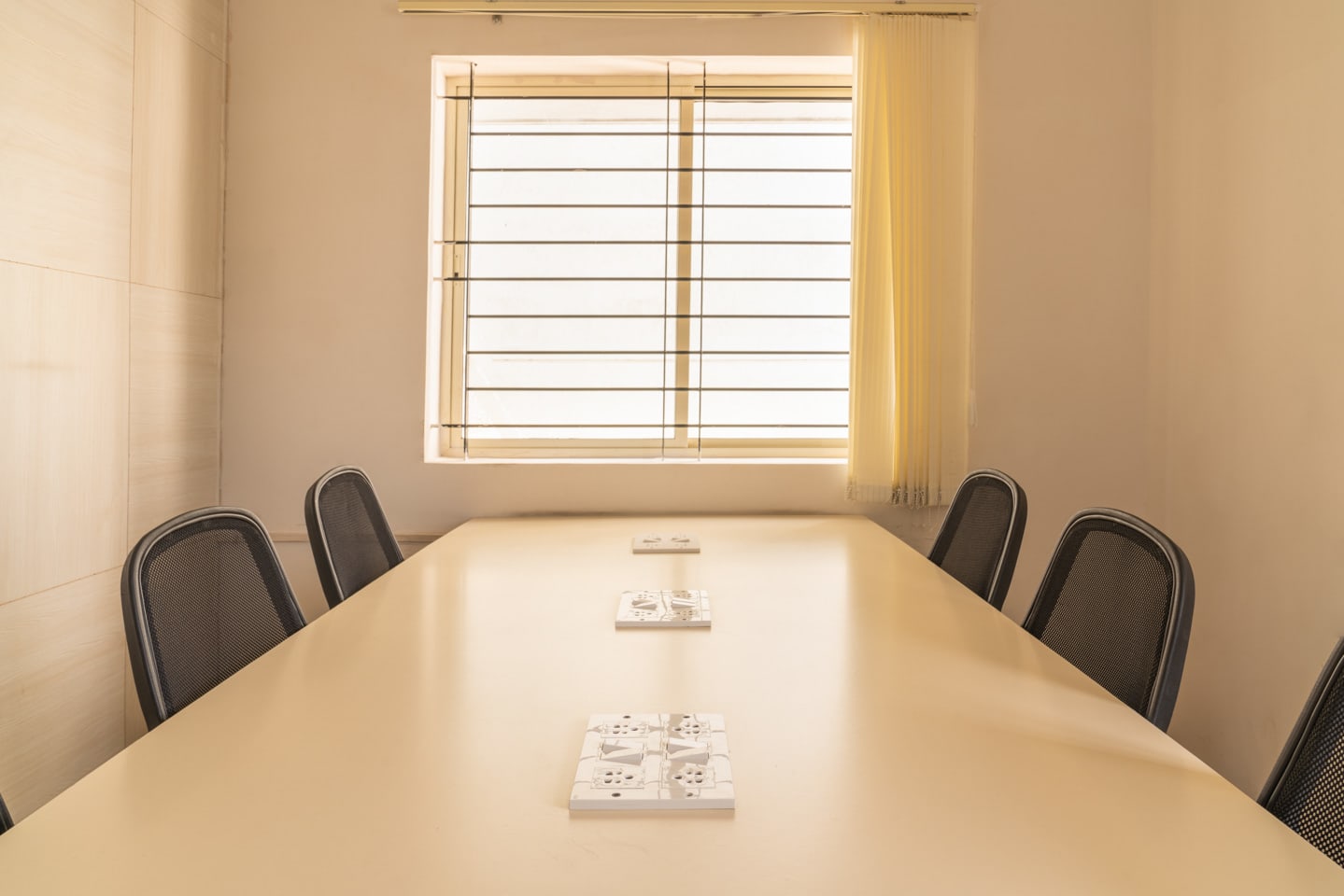Startuphuts Sector 2, HSR interior