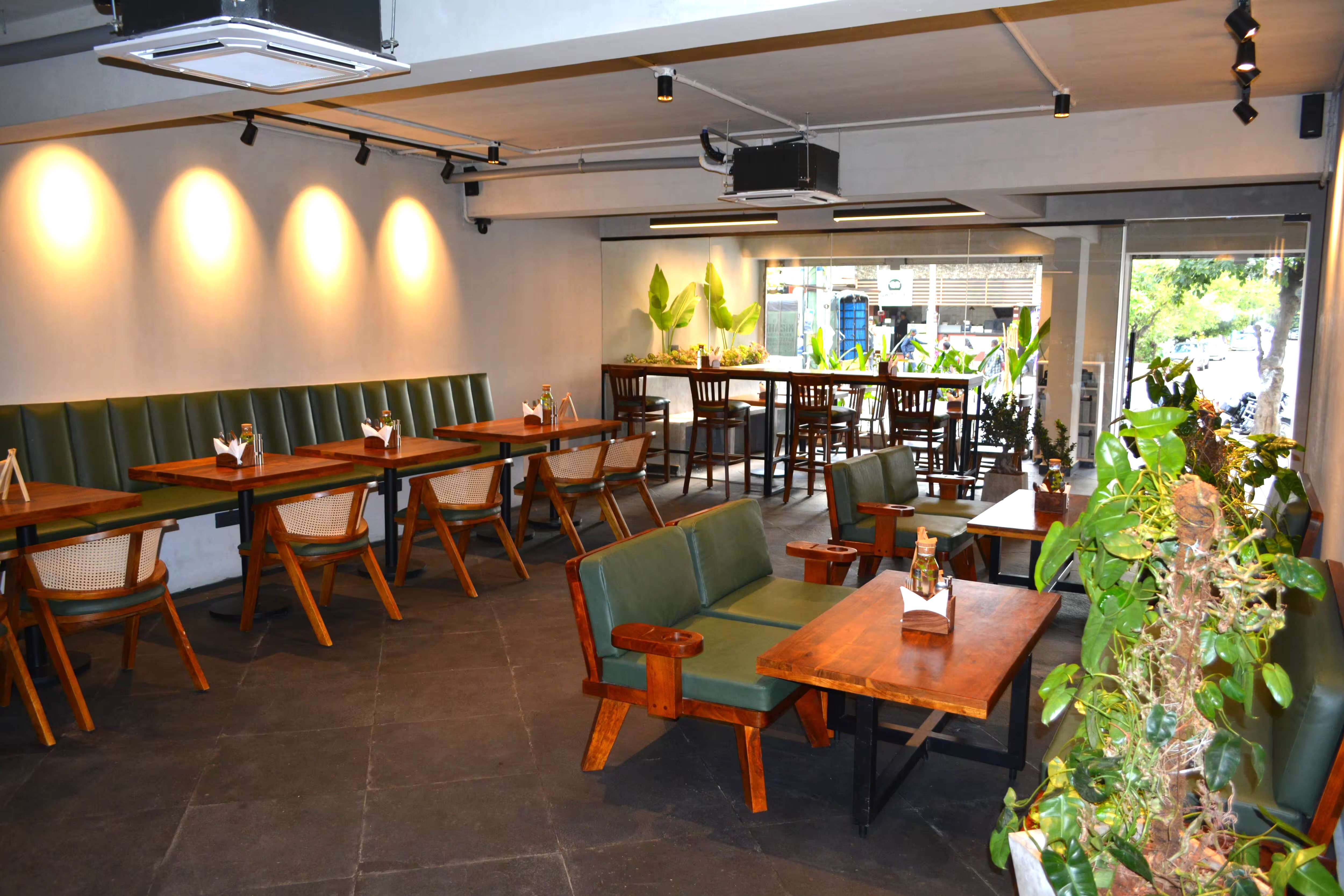 Desk – teatings space