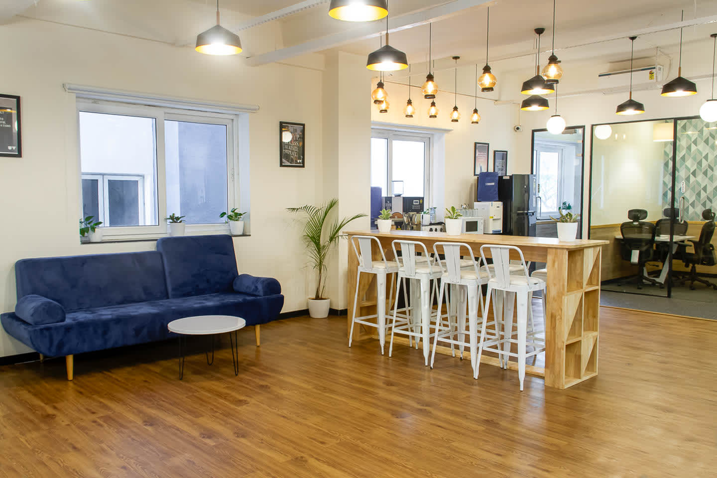 Urban Vault 761 workspace