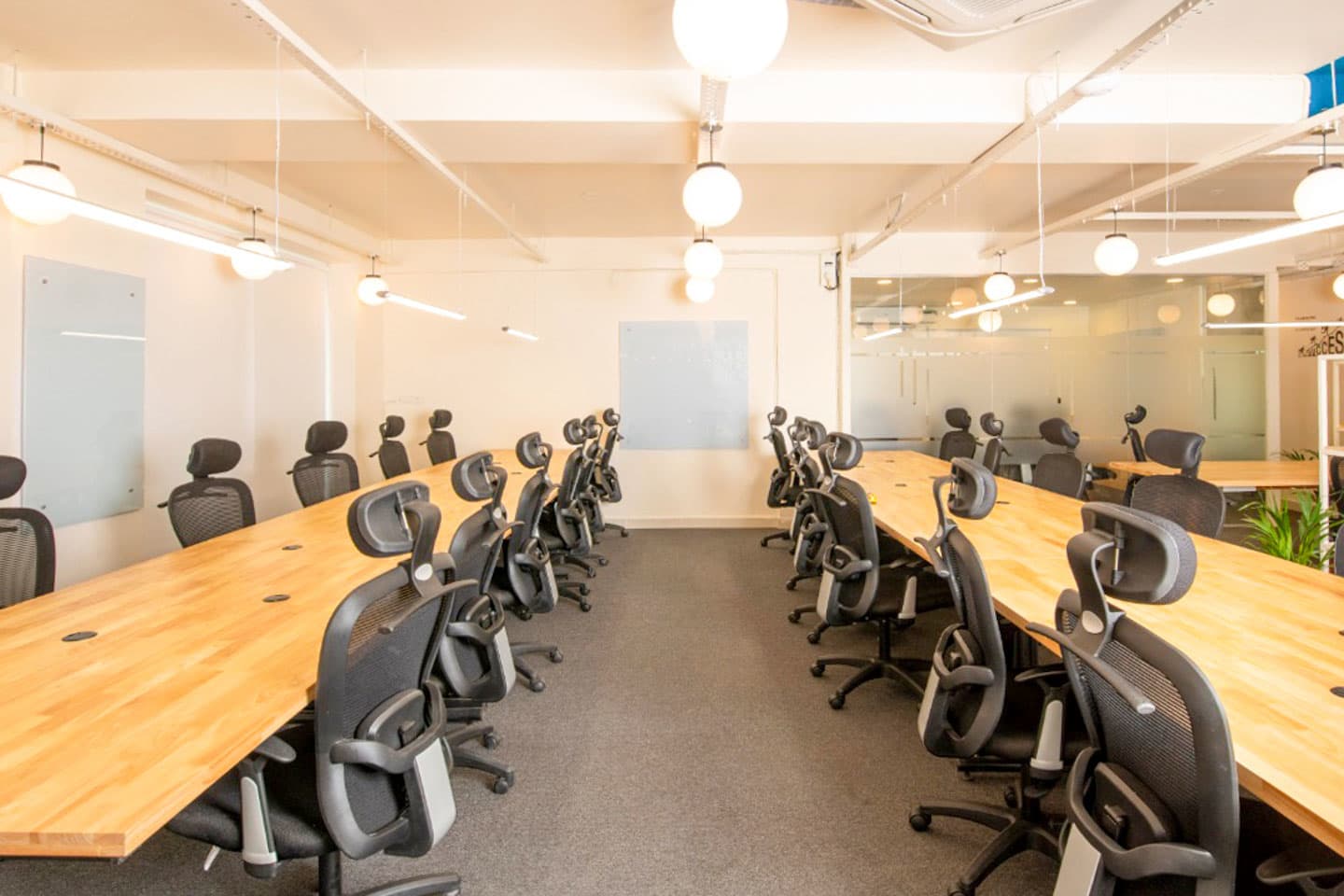 Urban Vault HSR591 workspace