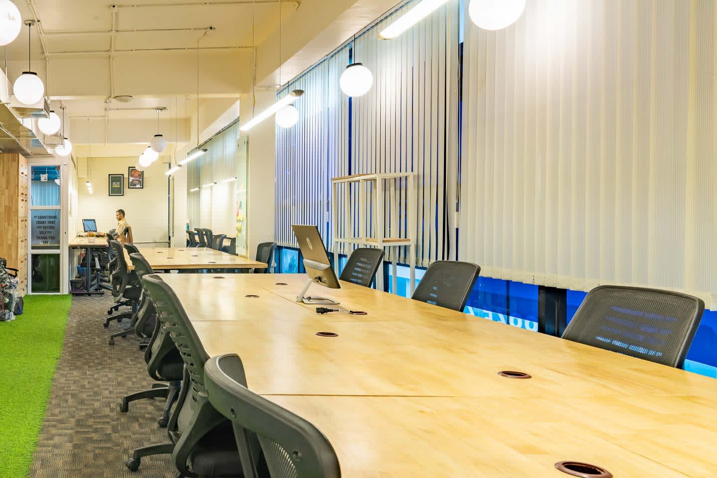 Urban Vault IND1133 workspace