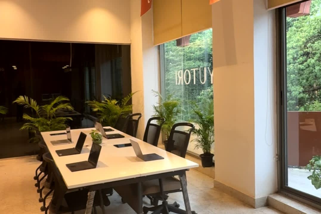 Yutori Spaces - safina plaza - managed office space in Infantry Road, Bangalore