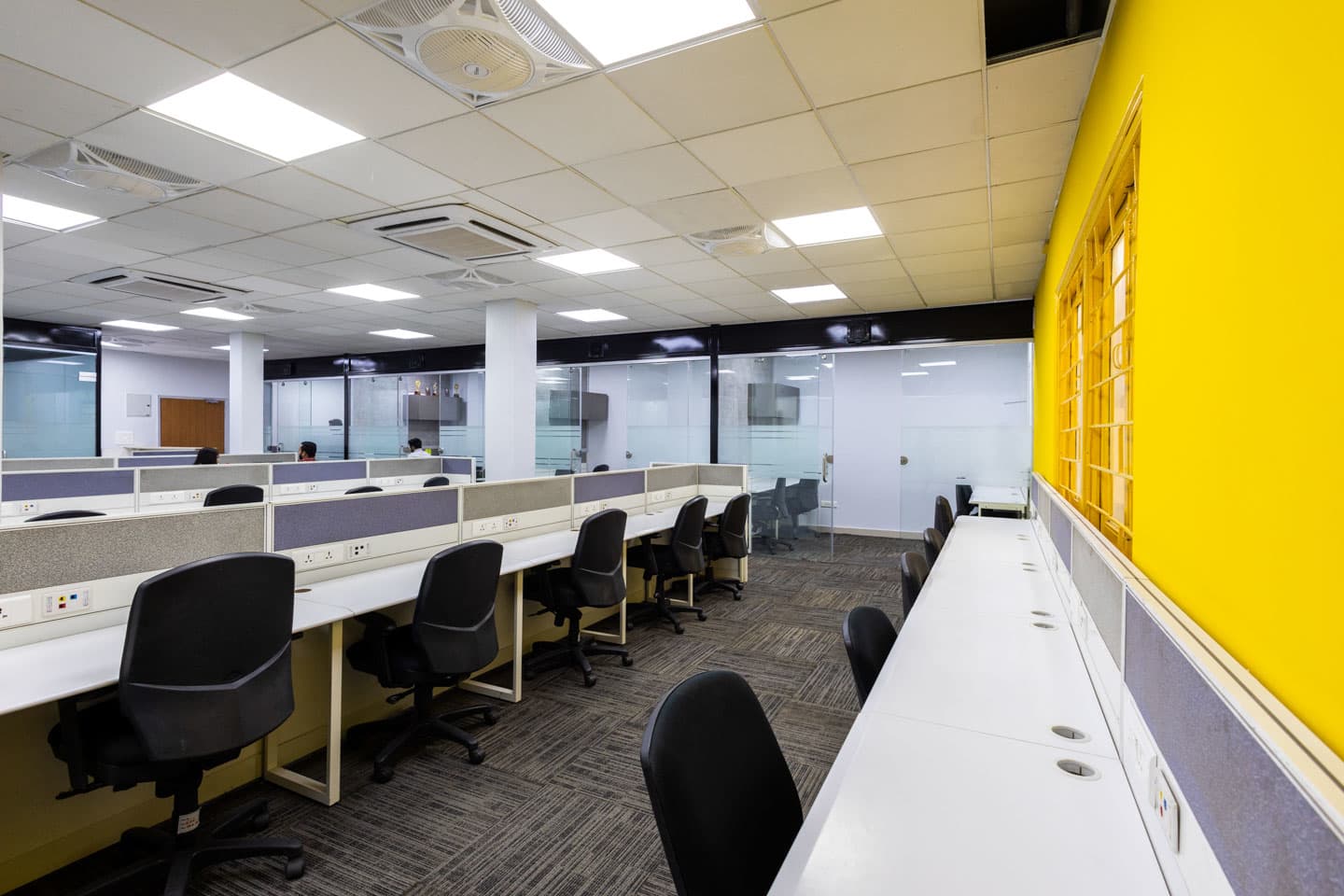 Desk – 22 Workspace interior