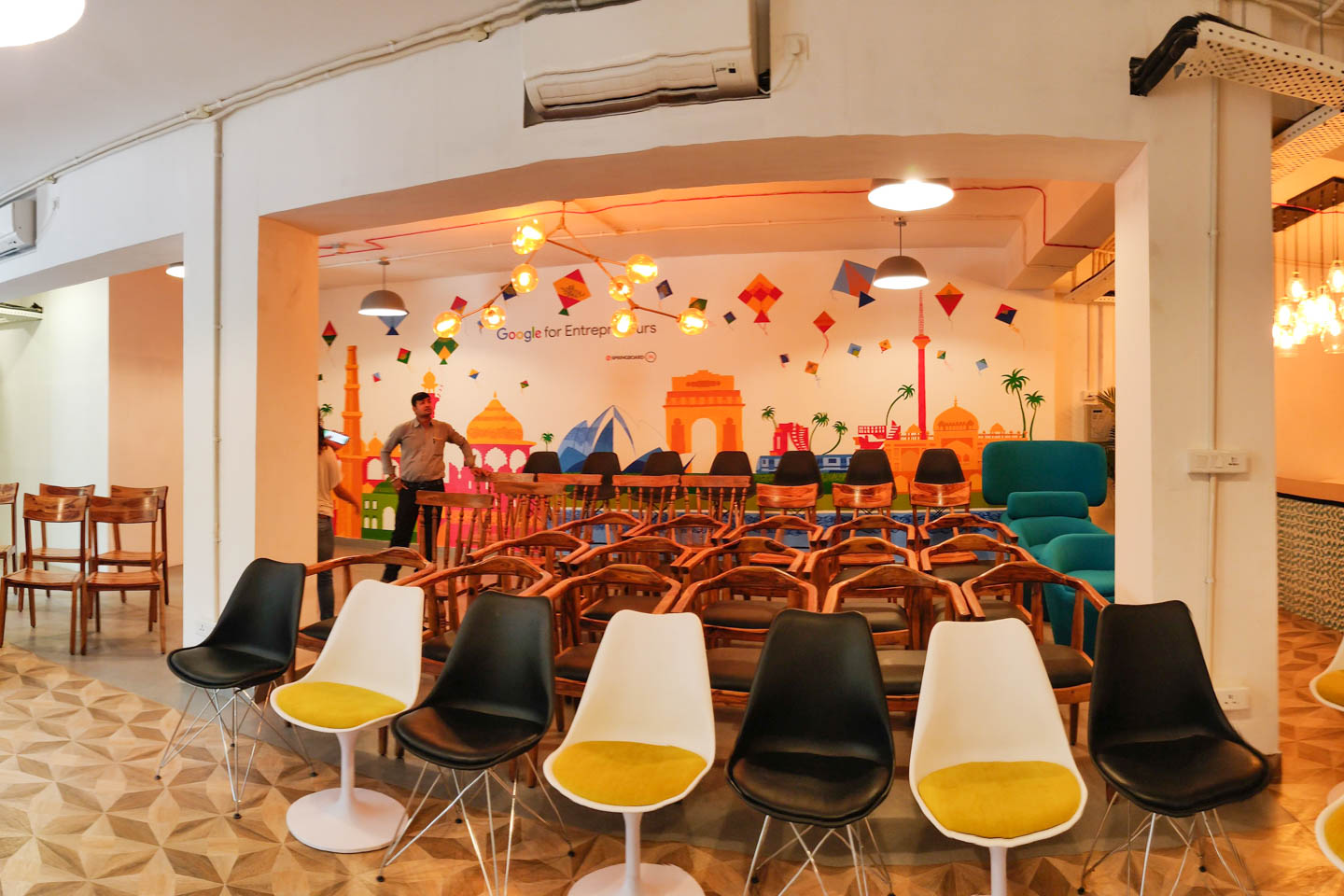 91Springboard Block E4, Jhandewalan Extension space