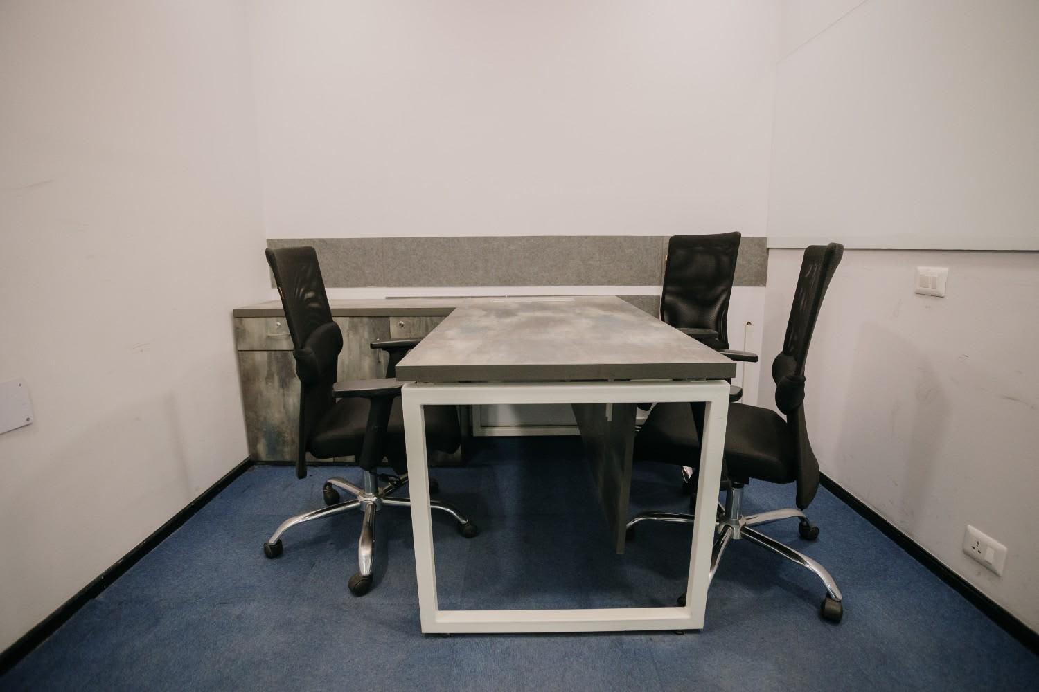 Desk – alt.f Coworking interior