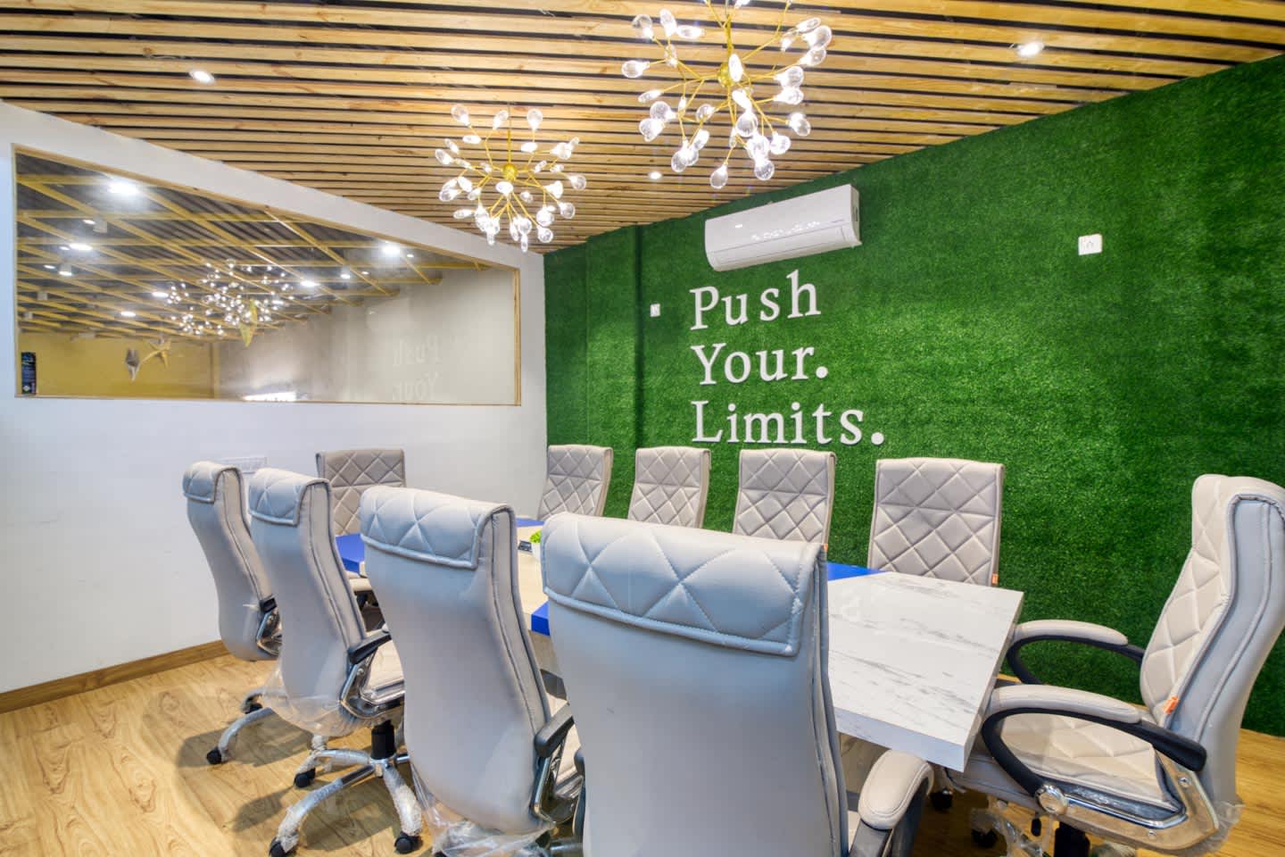 Desk – HubHive11 interior