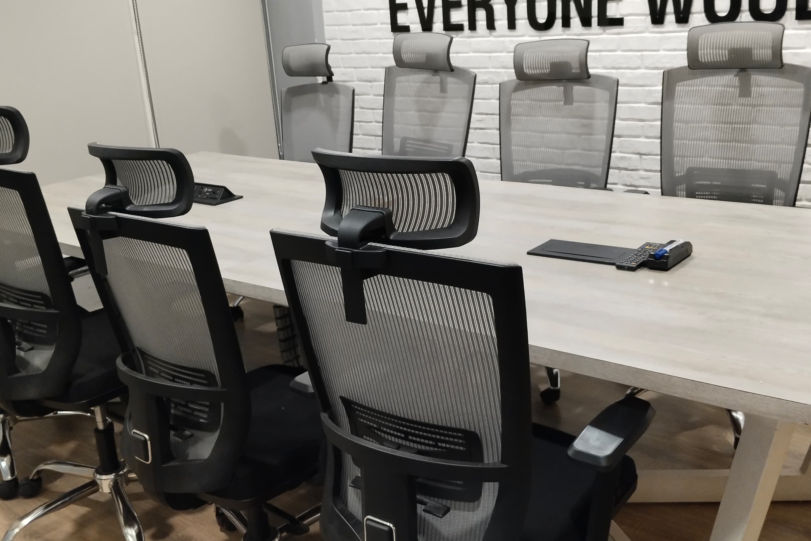 8 Seater Meeting Room workspace