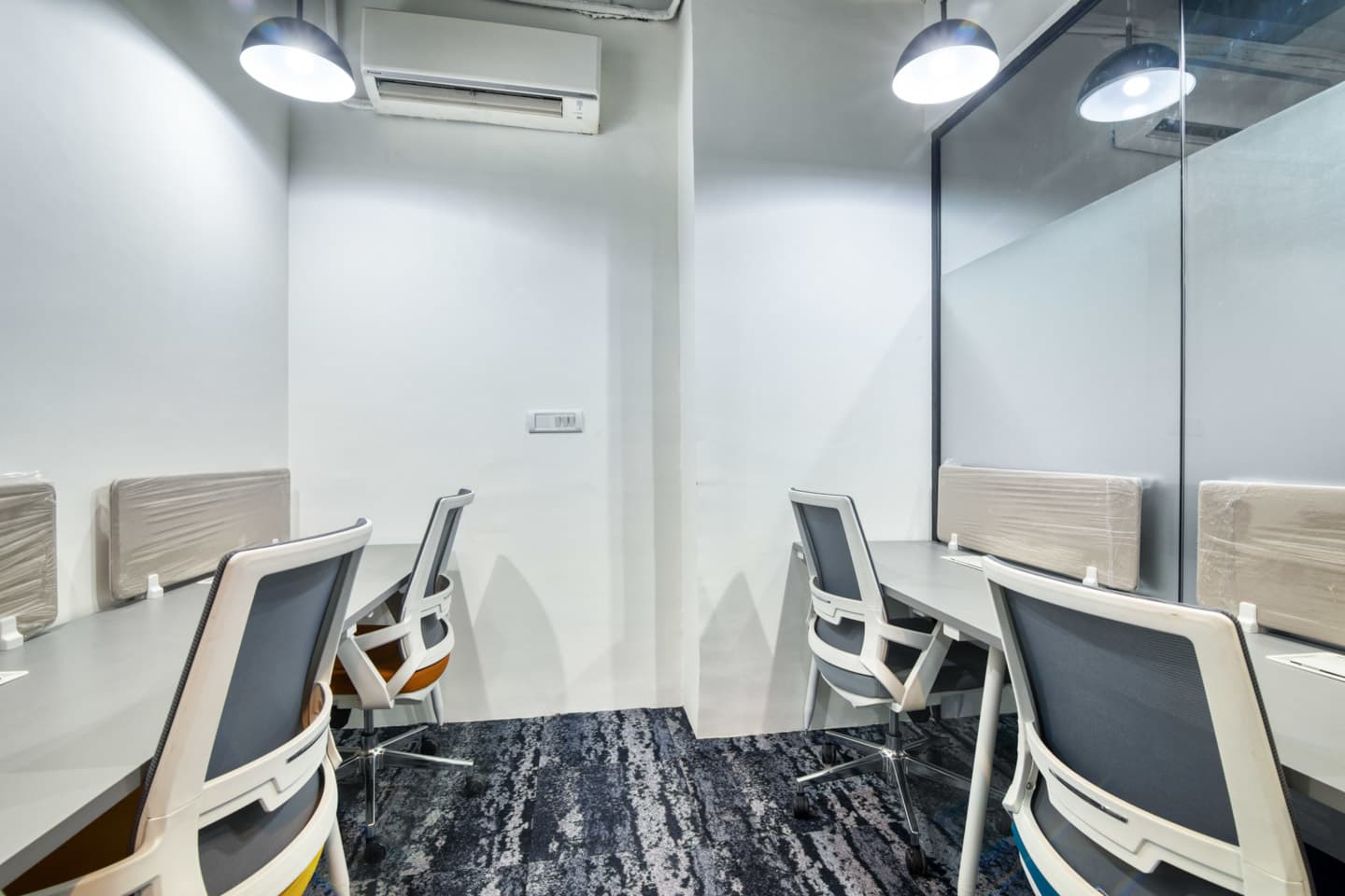 CO-OFFIZ Preet Vihar interior