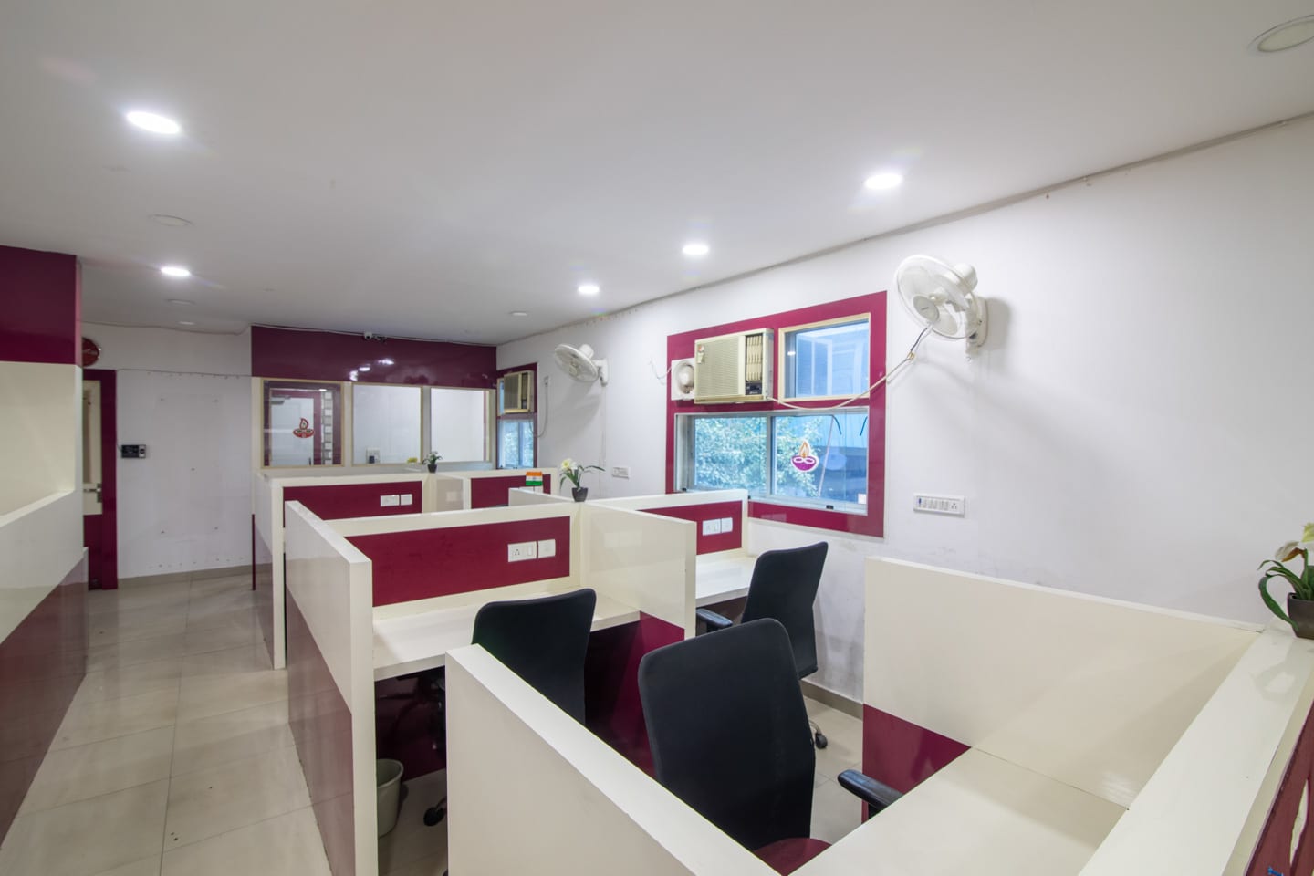 Cohesive Coworking workspace