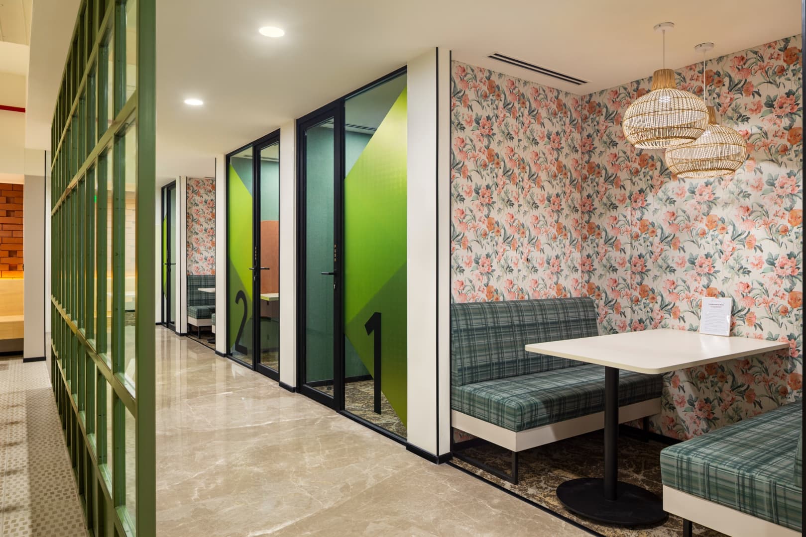 Desk – Corporatedge space