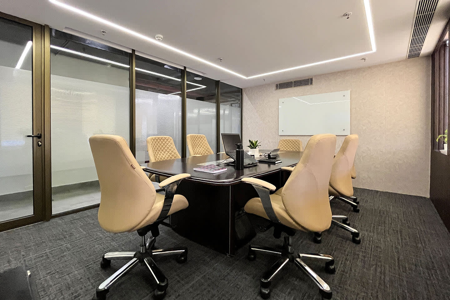 Cube8 interior