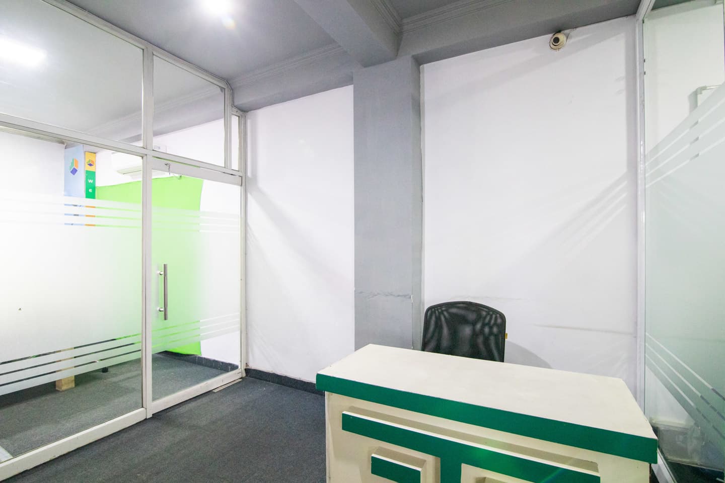 Private Cabins - 6 seater