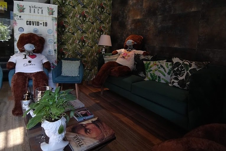 desker-coworking workspace