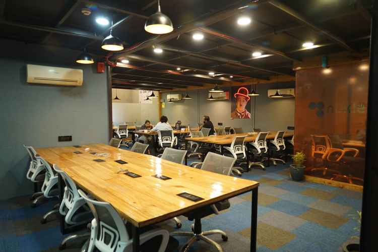DLF Capitol Point interior