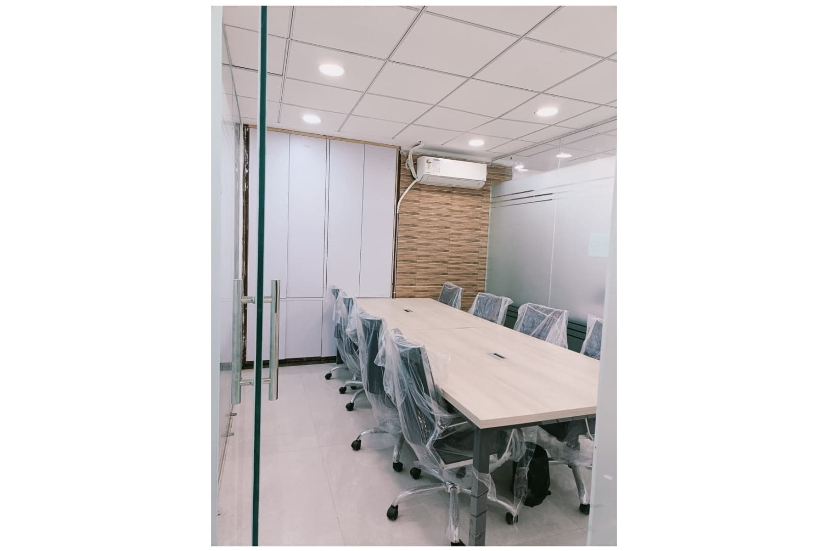 Get Set Office interior