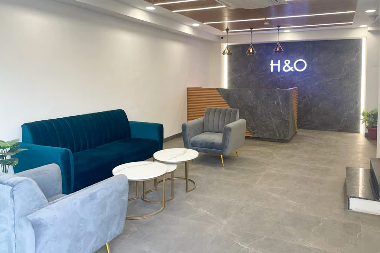 Hub And Oak interior