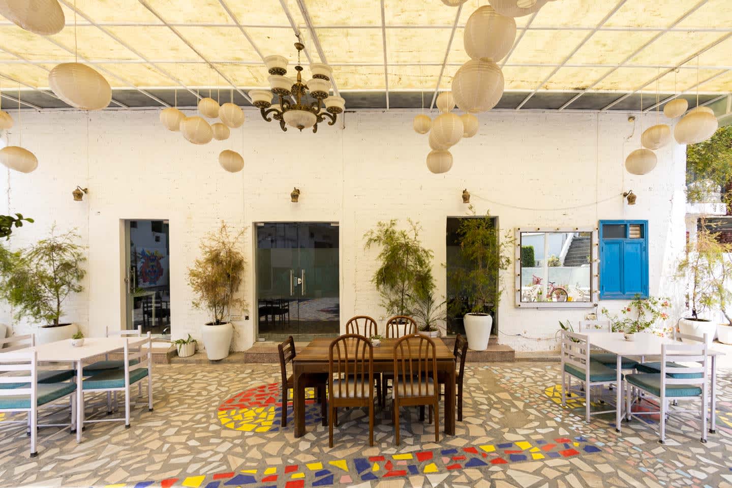 La Vie En Rose Coworking and Cafe space
