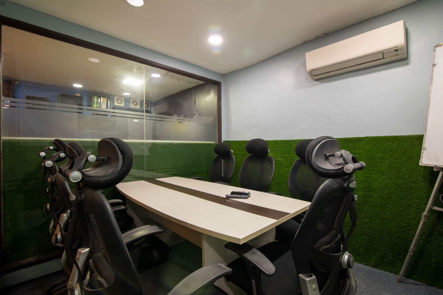 Peer Share interior