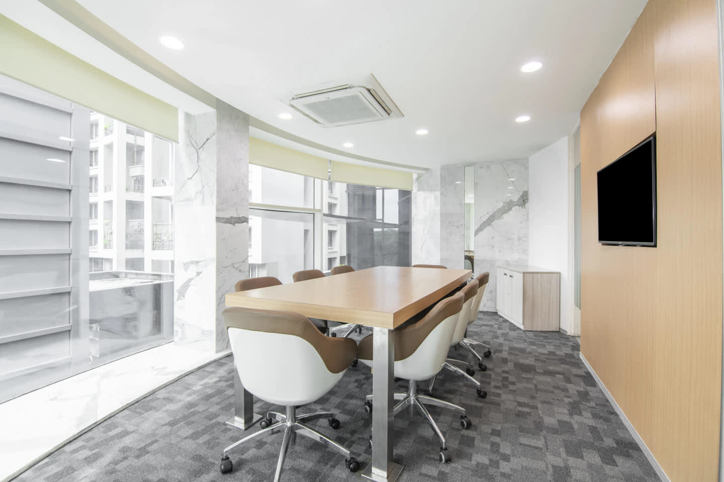 Regus International Trade Tower workspace