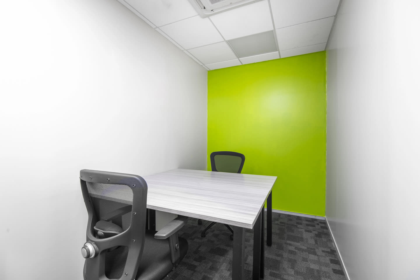 Regus International Trade Tower interior