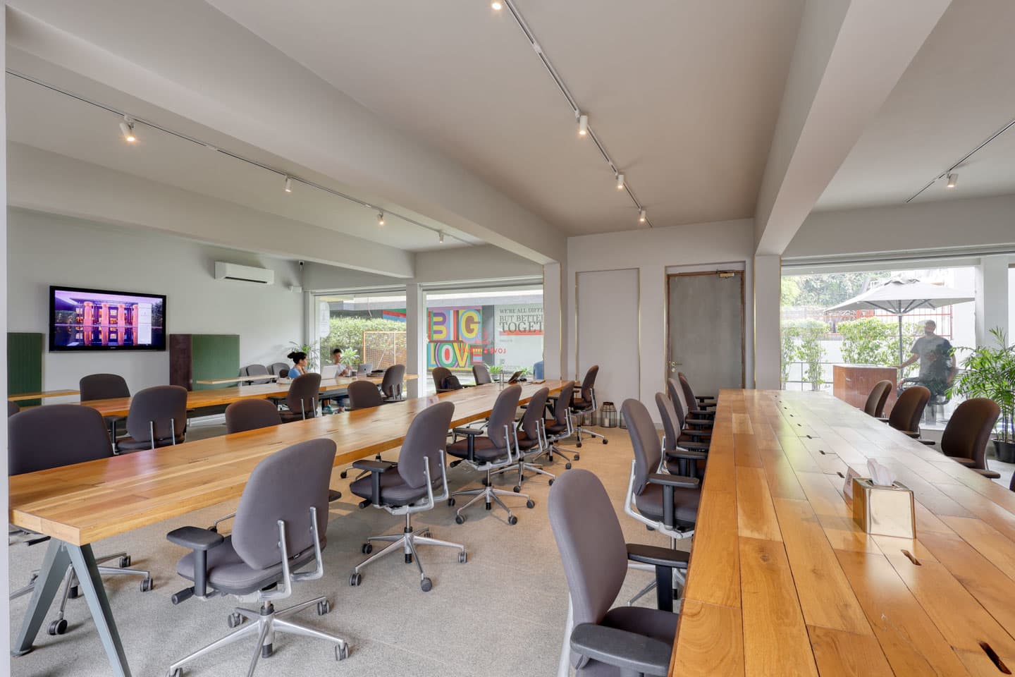 Roseate interior
