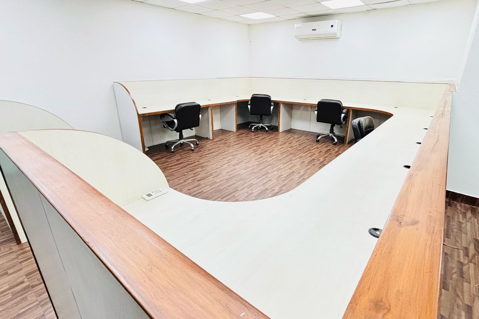 Scaler Bee Agarwal Cyber Plaza 2 workspace