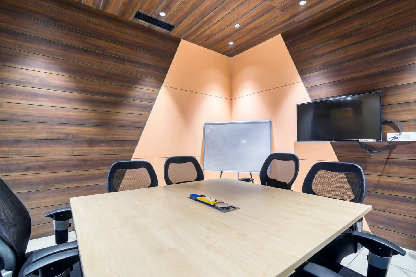 SupremeWork DLF City Centre Mall space