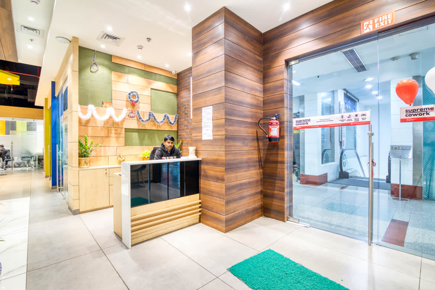 SupremeWork DLF City Centre Mall workspace