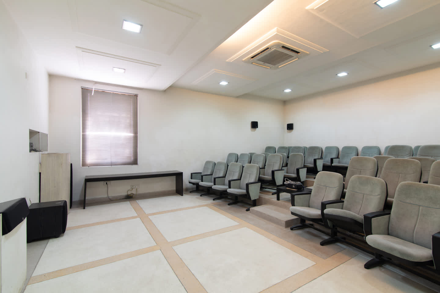 SupremeWork interior
