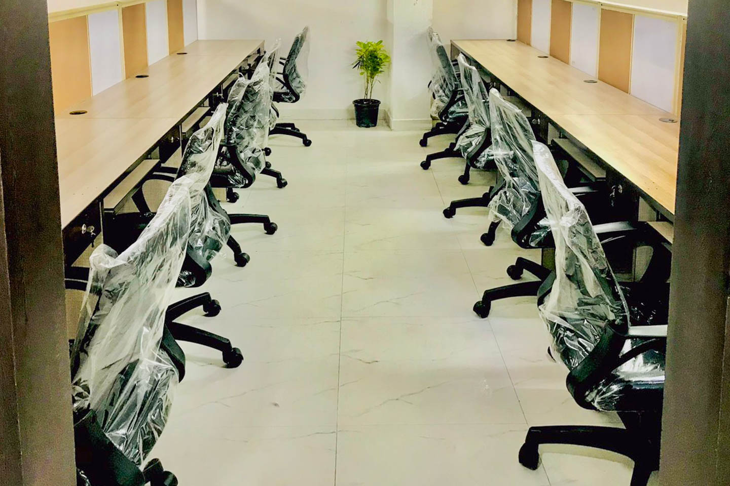 Desk – Zing Space interior