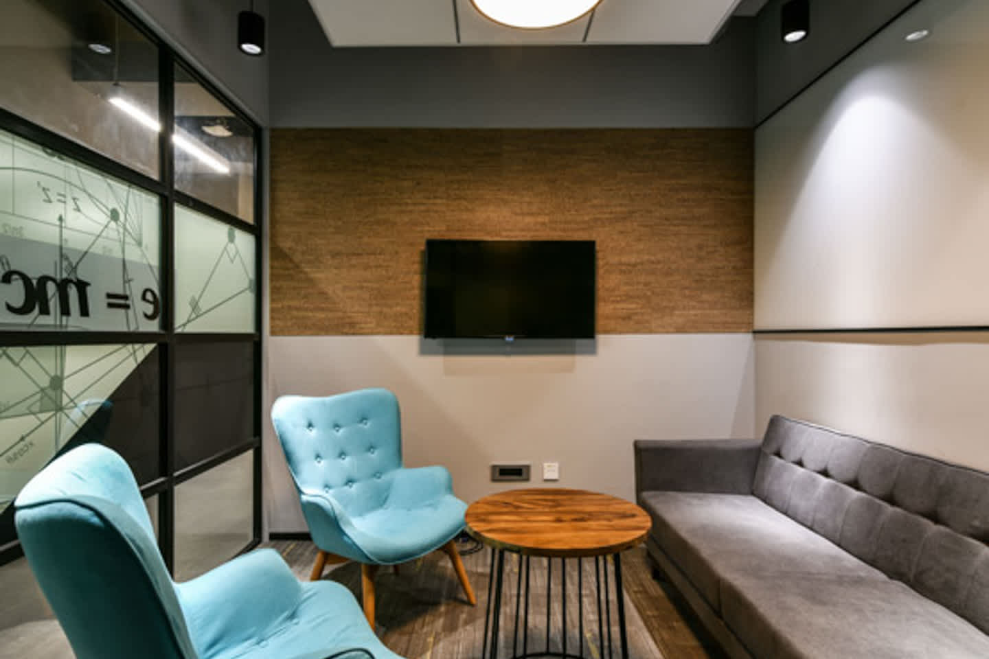 Desk – awfis space