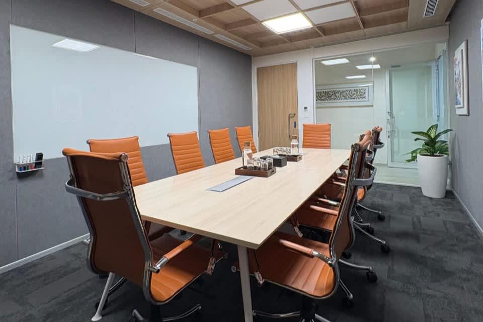10 Seater Meeting Room interior