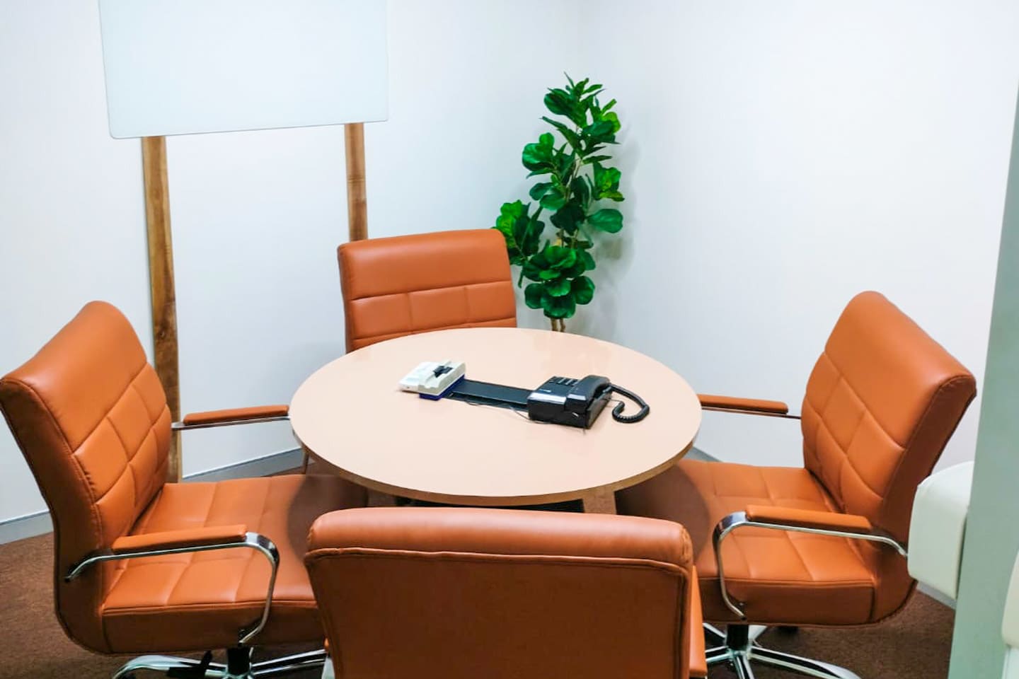 Executive Spaces Shah Trade Centre interior