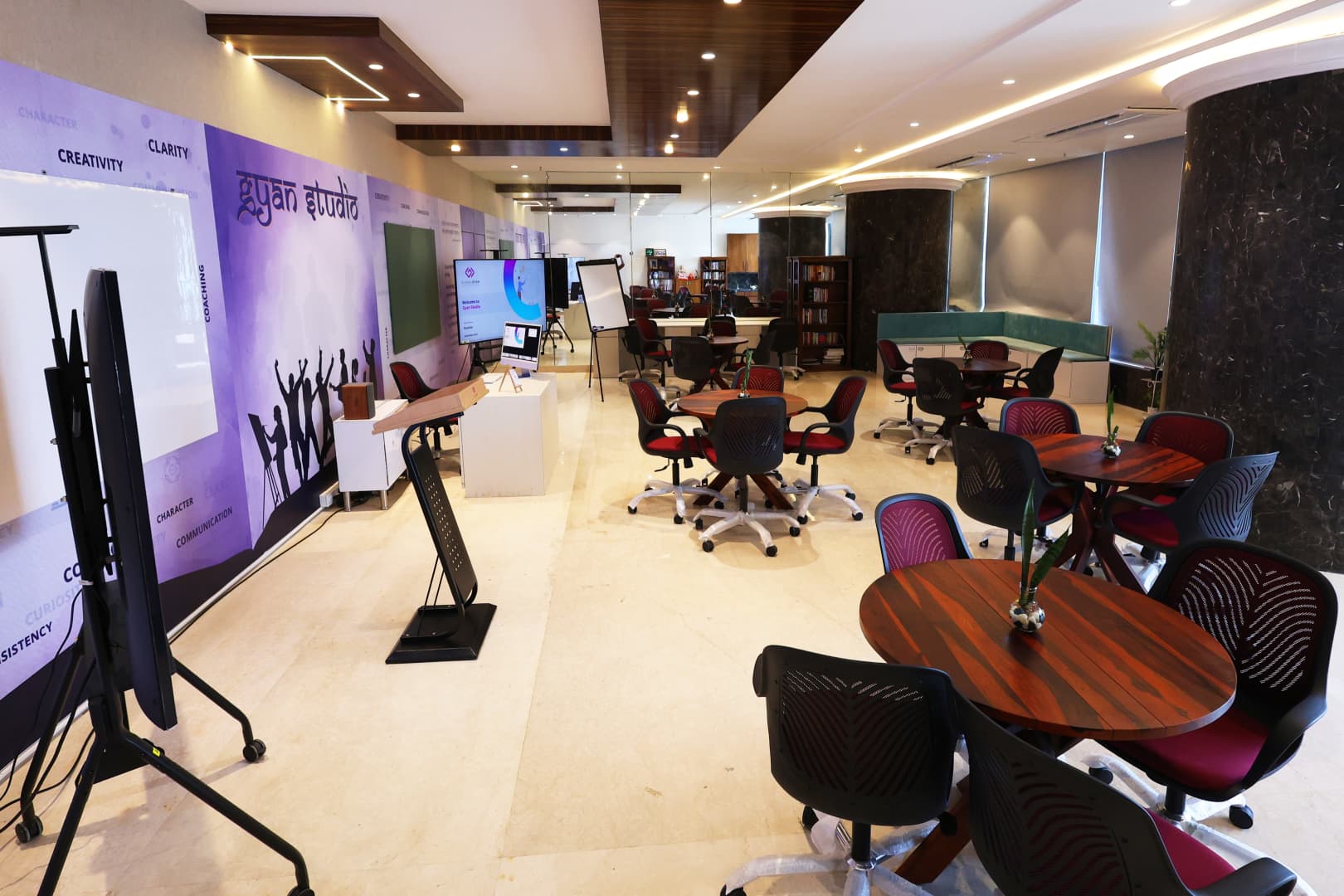 30 Seater Meeting Room interior