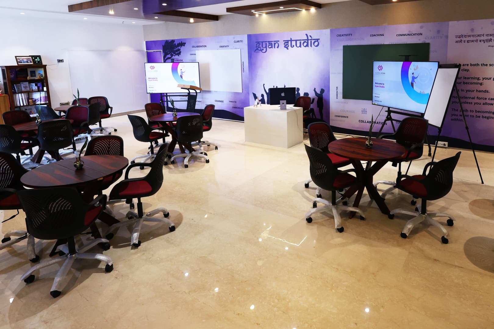 30 Seater Meeting Room workspace