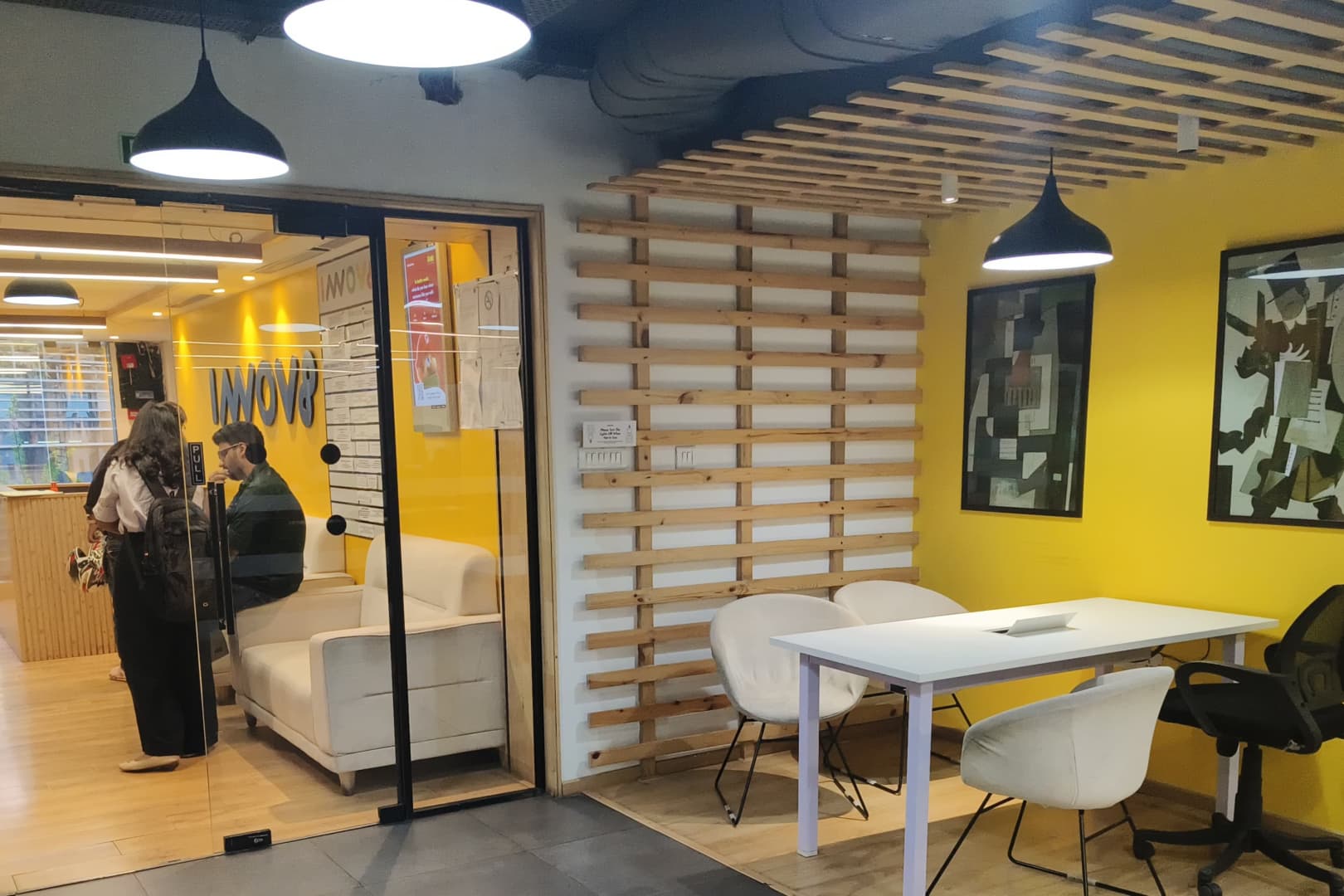 Innov8 - flexi-desk