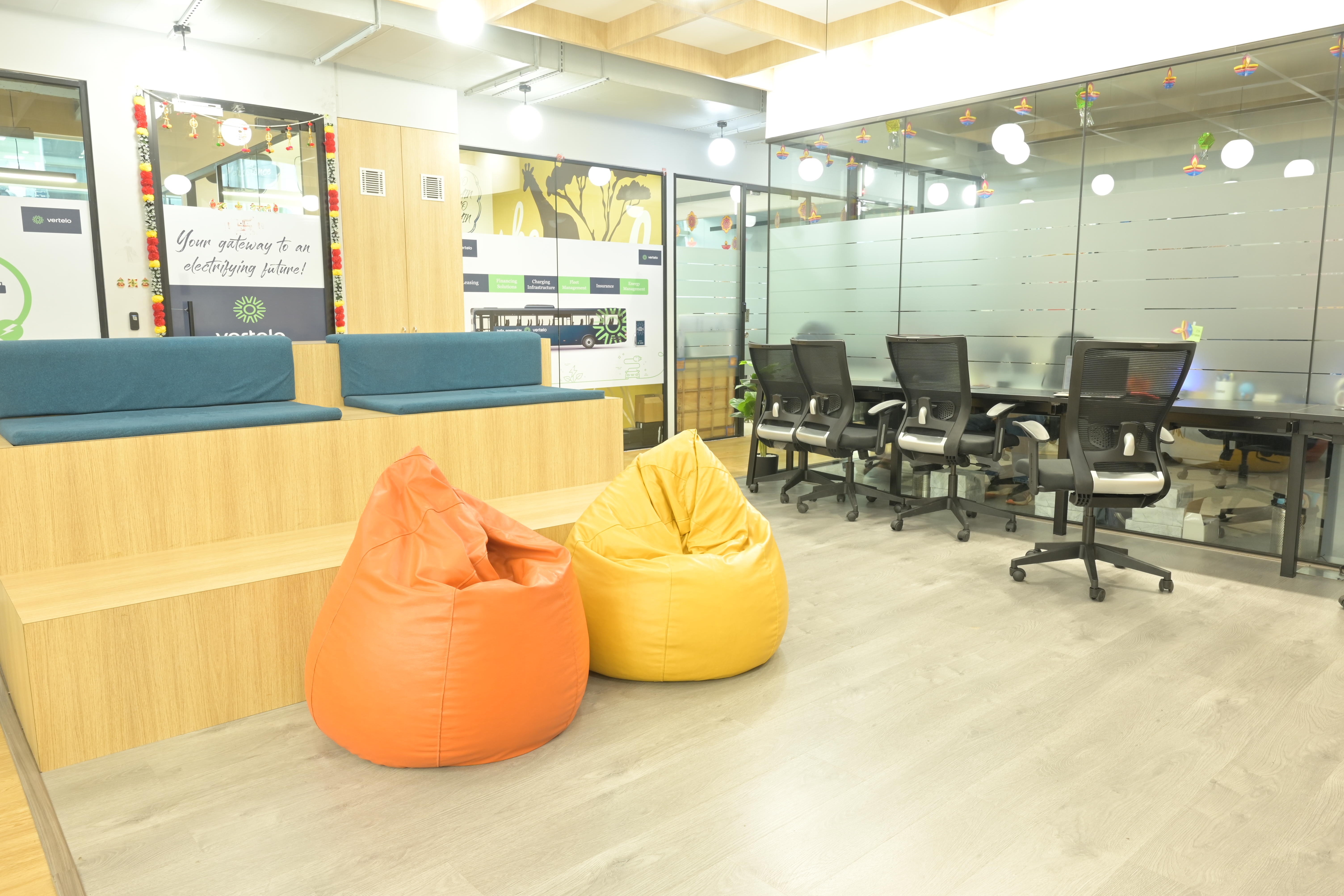 Desk – Innov8 interior