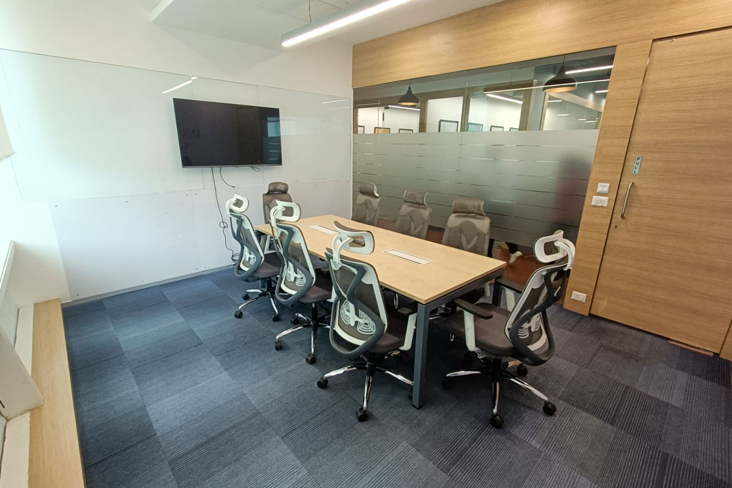 8 Seater Meeting Room workspace