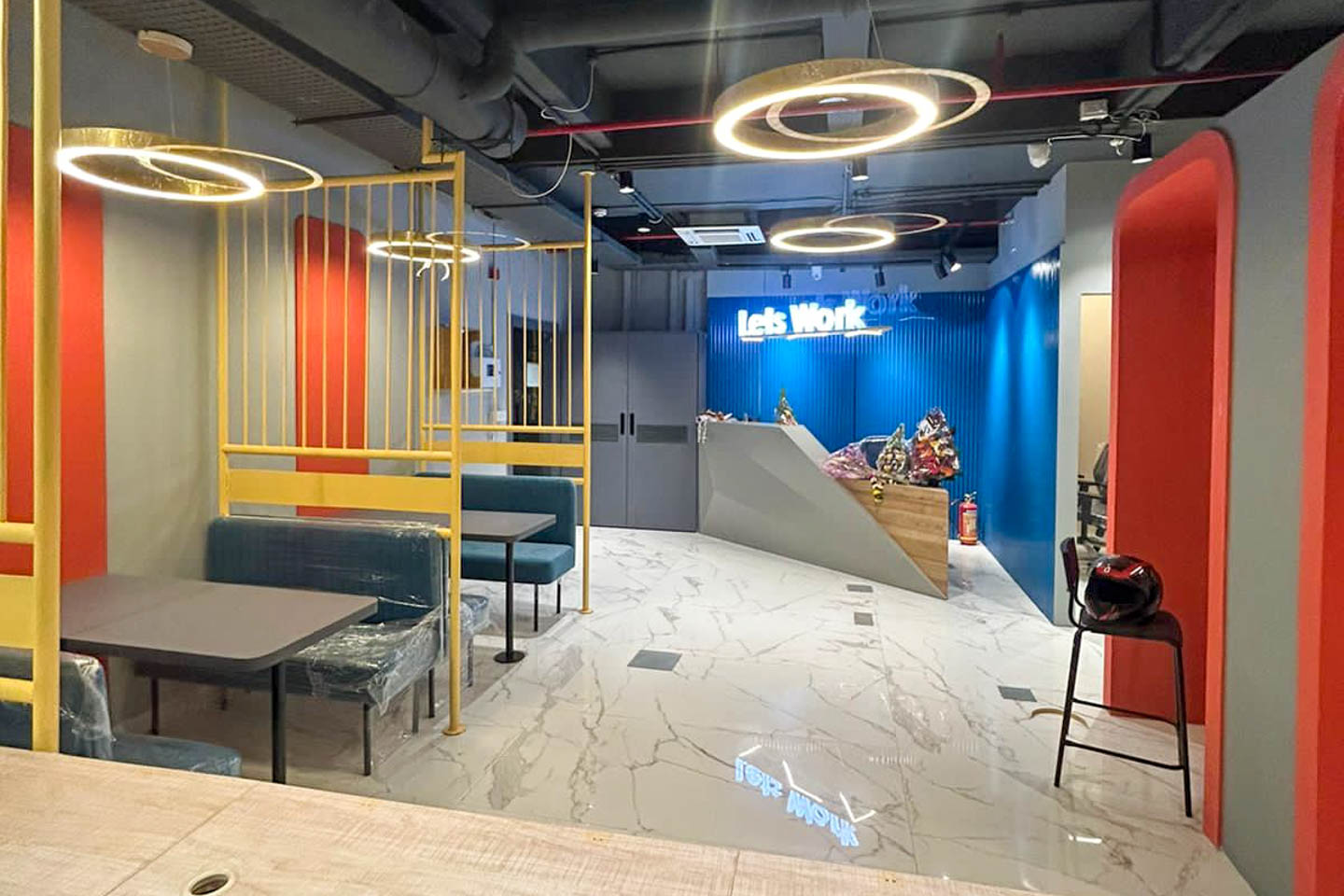 Desk – Lets Work interior