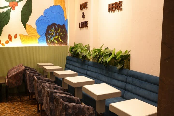 Desk – Love & Latte interior