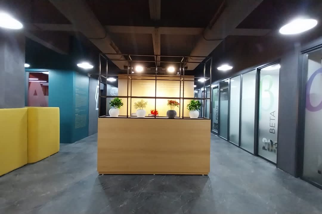 Desk – Monet Offices interior