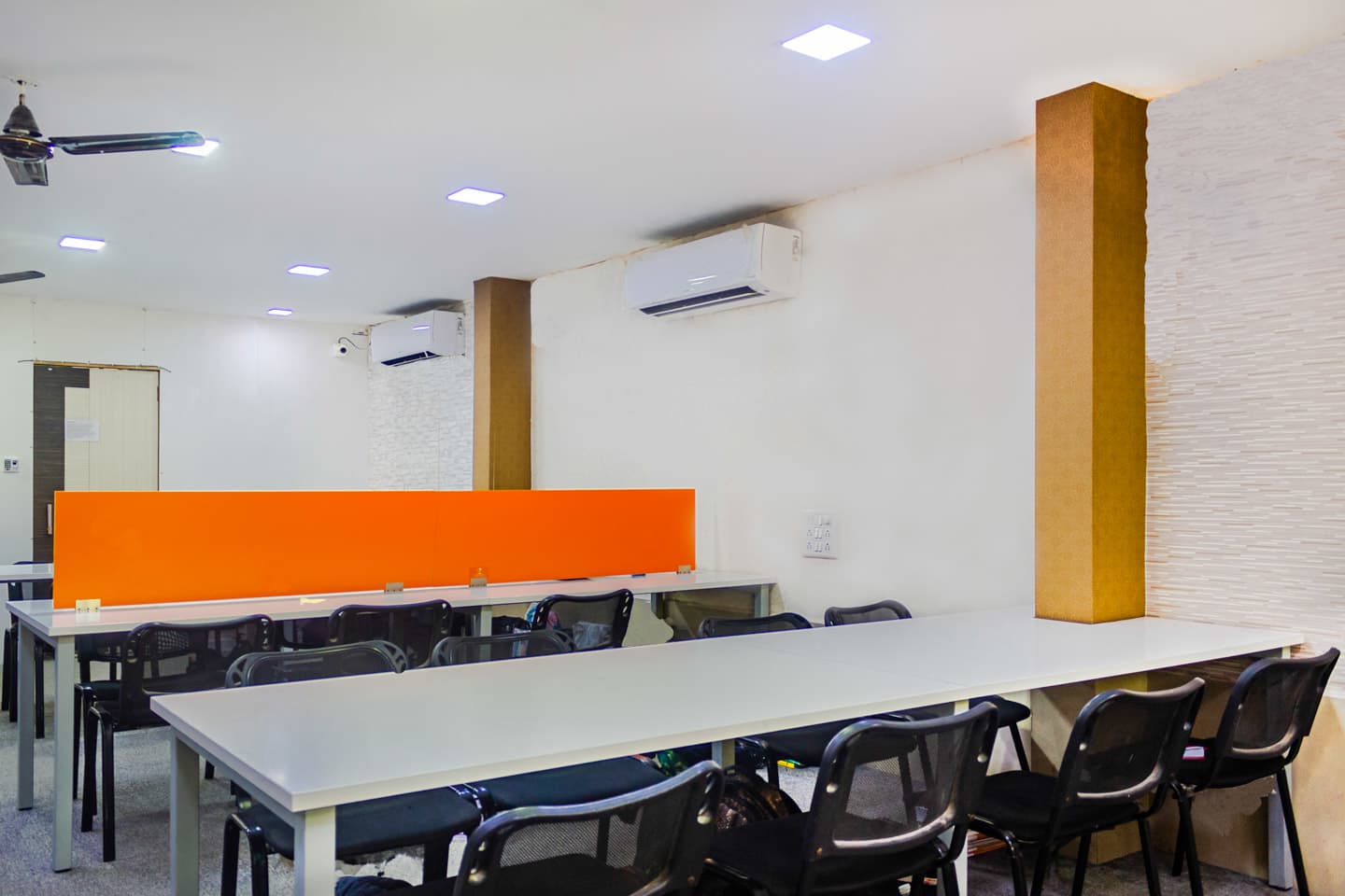 Spacyes interior