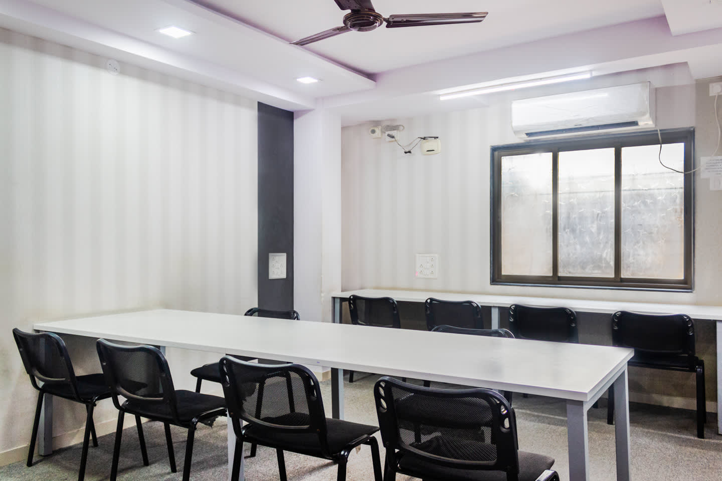 Coworking space in Kandivali West, Mumbai