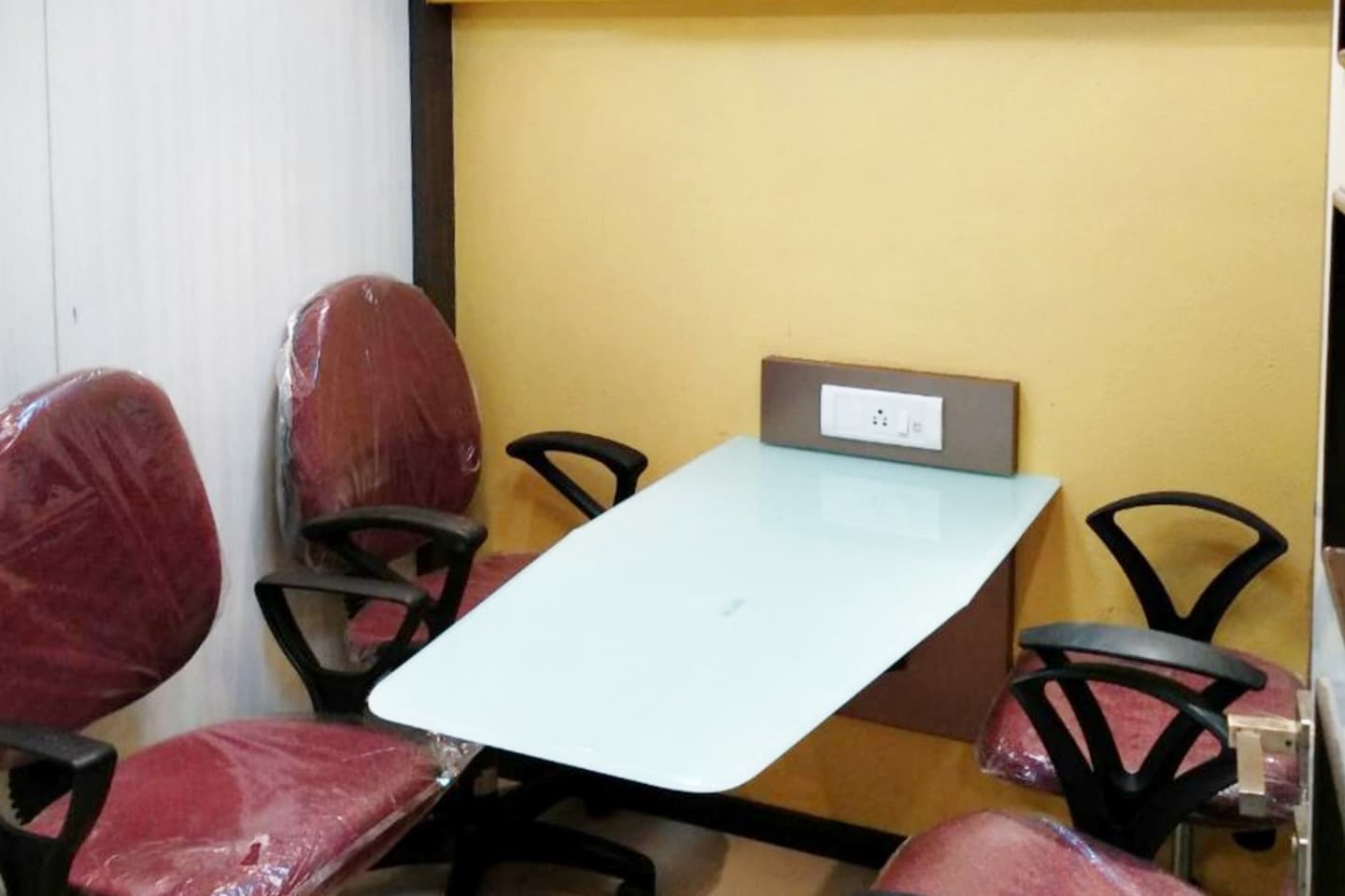 Spartan Cowork Crystal Plaza workspace