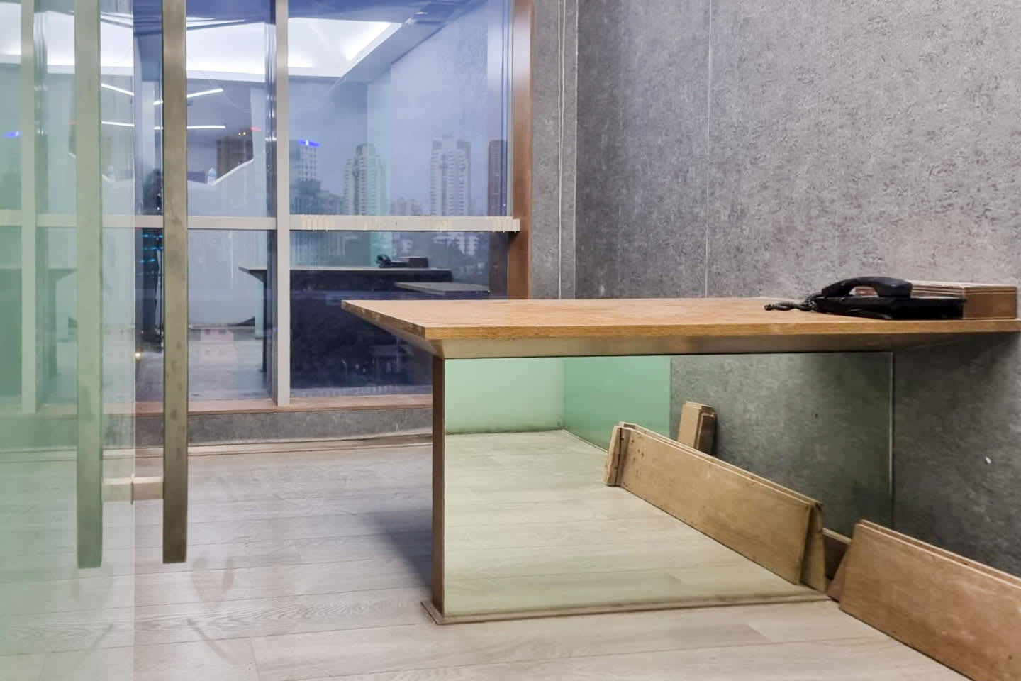 Teloz Spaces Express Zone workspace