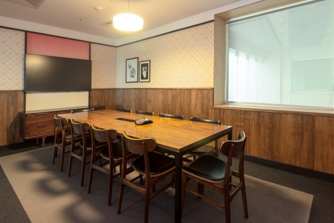 10 Seater Meeting Room interior