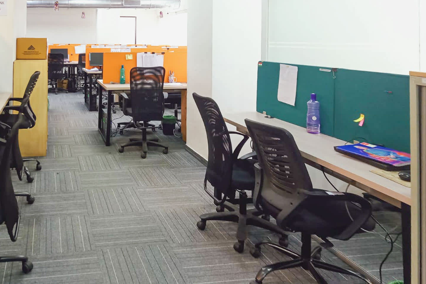 Work Square Crescent Solitaire, Sakinaka workspace