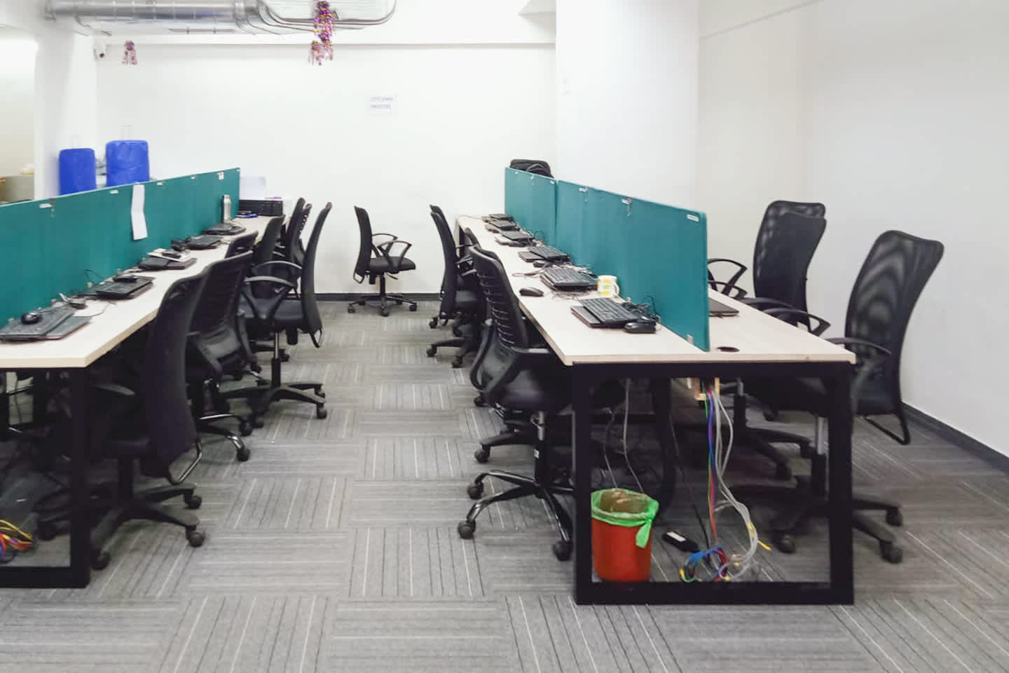 Work Square Crescent Solitaire, Sakinaka interior